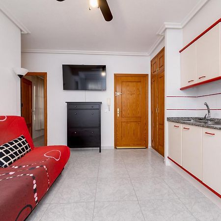 Lovely Apartment Near The Sea Торевиеха Екстериор снимка